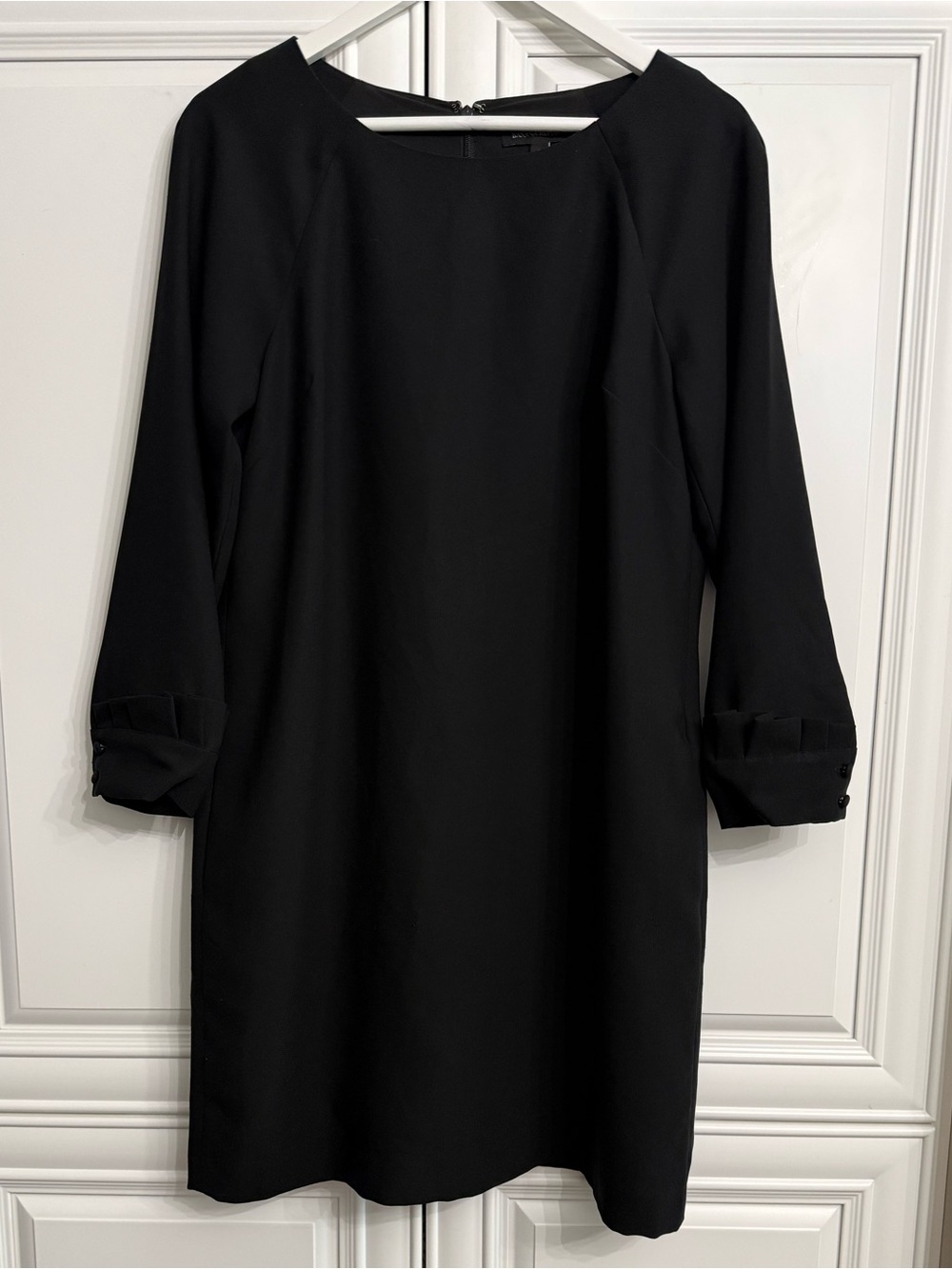 Banana Republic Size 8 Black Long-Sleeve Shift Dress Ruffle + Button Cuff Detail